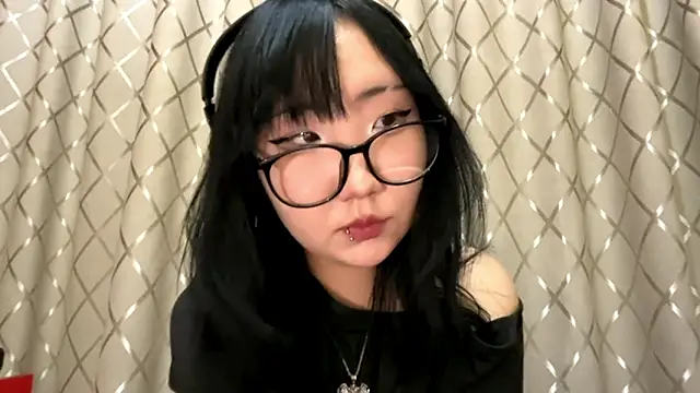 Snapshot of Yunananaa chatting on 02/25/26, 02:17 Yunananaa online show from 02/25/26, 02:17