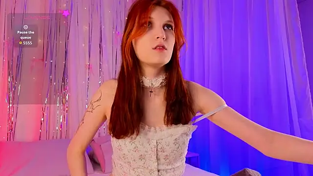 Snapshot of 11itt1efox chatting on 04/07/26, 10:55 11itt1efox online show from 04/07/26, 10:55