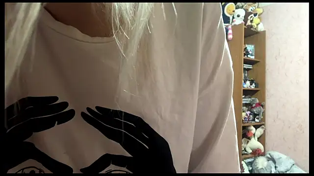 LiraDreamX online show from 04/15/26, 03:16