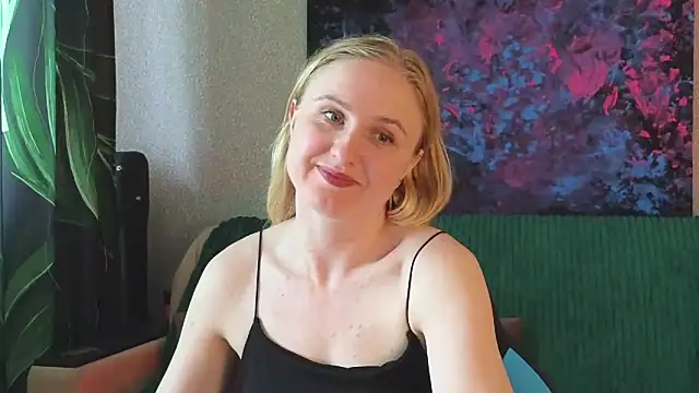 Snapshot of Lanavi_Smile chatting on 07/07/26, 06:47 Lanavi Smile online show from 07/07/26, 06:47
