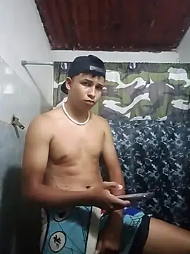 zeus23cm1 online show from 02/25/26, 10:09