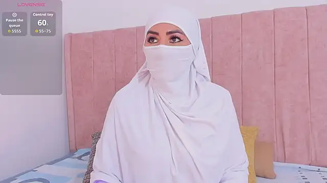 Snapshot of _jamiila chatting on 02/25/26, 02:17 jamiila online show from 02/25/26, 02:17