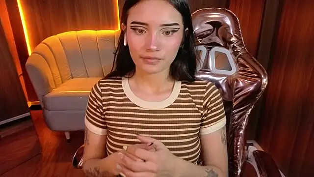 Daphne nicole b online show from 05/08/26, 01:15