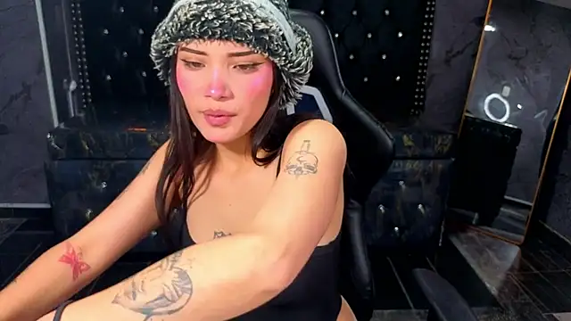 Snapshot of Daphne_nicole_b chatting on 07/07/26, 12:52 Daphne nicole b online show from 07/07/26, 12:52