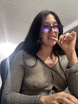 Snapshot of susi_chimm chatting on 04/24/26, 01:29 susi chimm online show from 04/24/26, 01:29