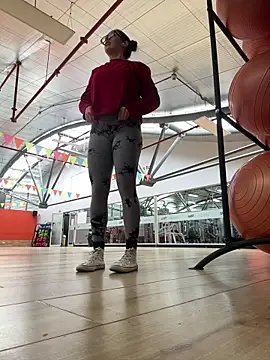 susi chimm online show from 04/13/26, 01:04