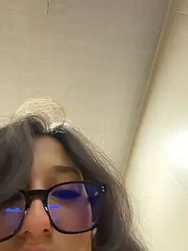 Snapshot of susi_chimm chatting on 04/27/26, 01:31 susi chimm online show from 04/27/26, 01:31
