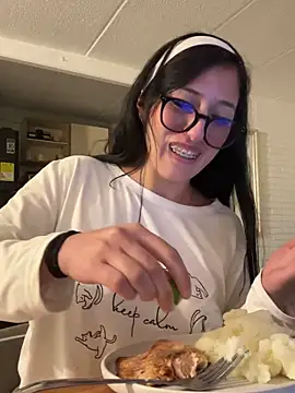 Snapshot of susi_chimm chatting on 03/02/26, 02:23 susi chimm online show from 03/02/26, 02:23