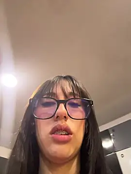 Snapshot of susi_chimm chatting on 05/13/26, 01:29 susi chimm online show from 05/13/26, 01:29