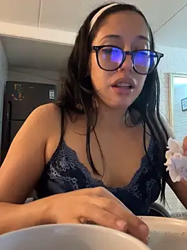 Snapshot of susi_chimm chatting on 02/24/26, 02:01 susi chimm online show from 02/24/26, 02:01