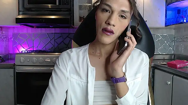 CrisOzzz online show from 05/01/26, 05:51