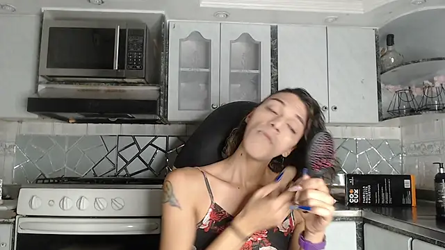 CrisOzzz online show from 04/23/26, 05:58