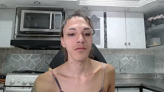 CrisOzzz online show from 05/24/26, 05:24