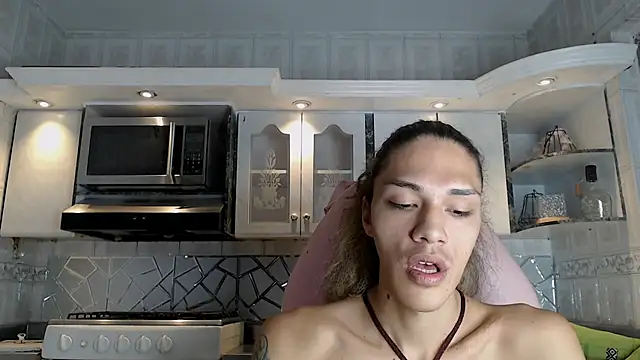 CrisOzzz online show from 03/10/26, 06:23