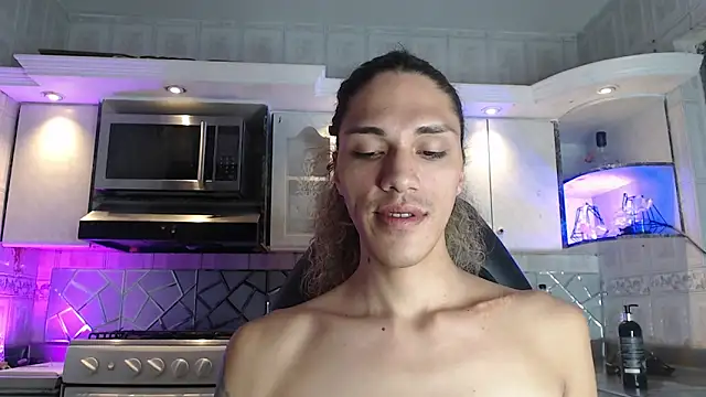 CrisOzzz online show from 04/12/26, 06:33