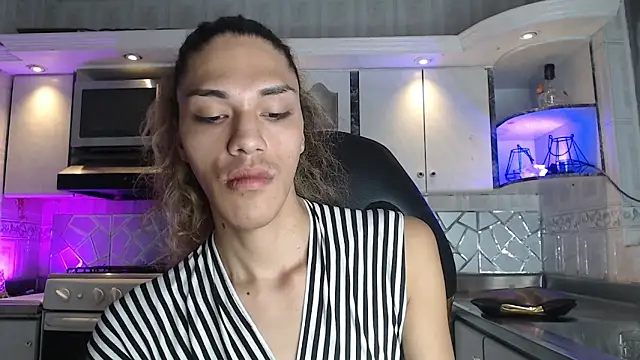 CrisOzzz online show from 04/10/26, 05:31