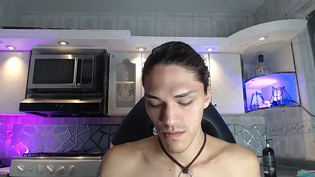 CrisOzzz online show from 04/11/26, 06:33