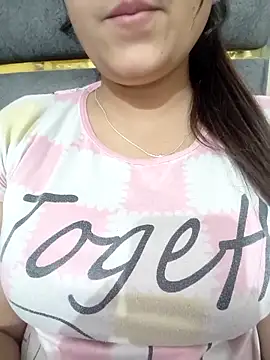 Shanaya-Hotty online show from 04/03/26, 09:32