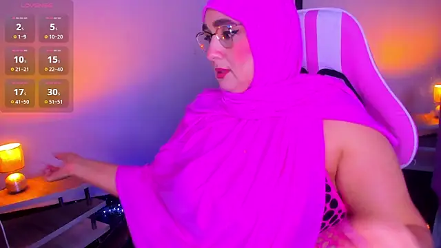 HijabiMilff online show from 04/14/26, 02:44