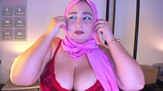 Snapshot of HijabiMilff chatting on 05/19/26, 02:13 HijabiMilff online show from 05/19/26, 02:13