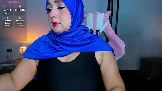 Snapshot of HijabiMilff chatting on 05/29/26, 01:50 HijabiMilff online show from 05/29/26, 01:50