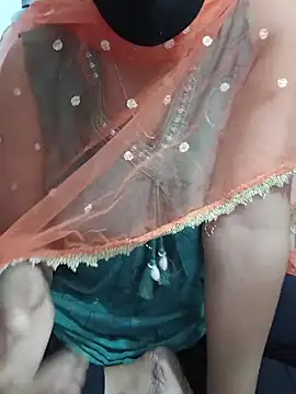 Snapshot of Queenlipx chatting on 02/28/26, 03:44 Queenlipx online show from 02/28/26, 03:44