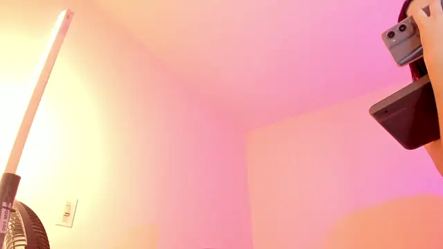 MIAA ROBERTSS online show from 04/15/26, 06:08