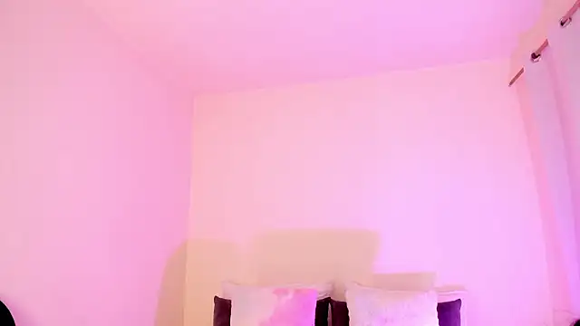 MIAA ROBERTSS online show from 03/28/26, 06:14