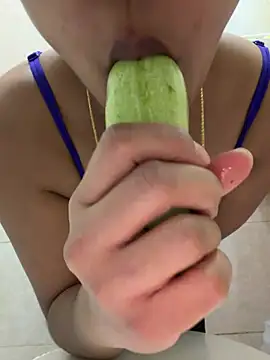 Snapshot of sessy_grl chatting on 05/22/26, 03:43 sessy grl online show from 05/22/26, 03:43