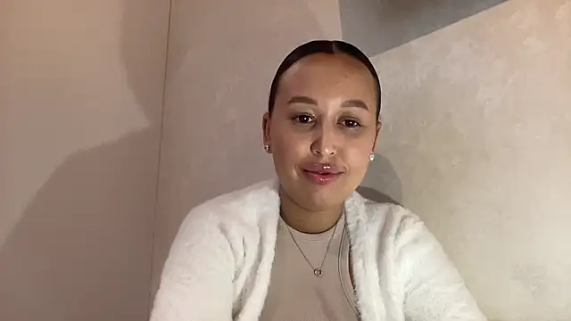 Dana 005 online show from 05/01/26, 11:32