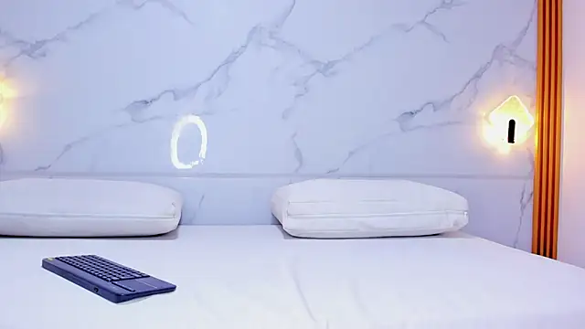 Snapshot of melanie_harl chatting on 02/21/26, 08:33 melanie harl online show from 02/21/26, 08:33