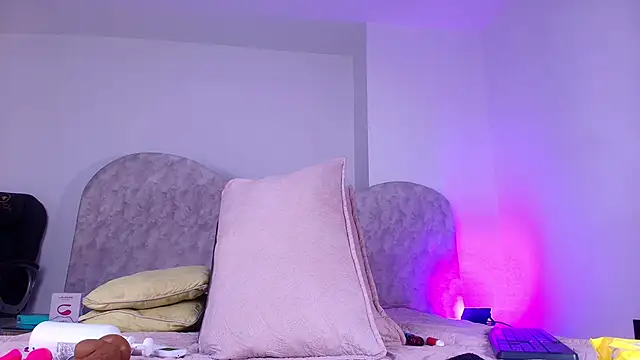 Naom lee online show from 03/12/26, 11:58