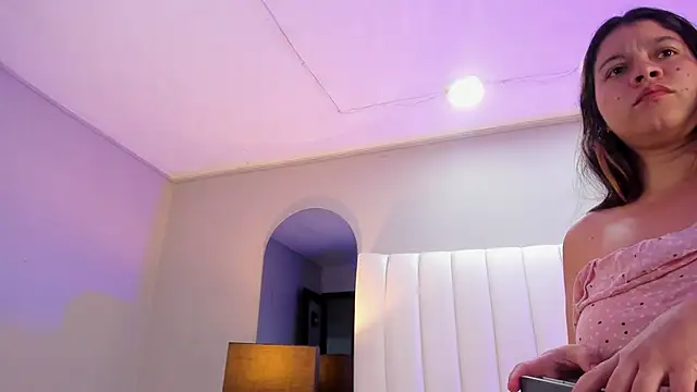 Evelyn sexy18 online show from 03/08/26, 02:04