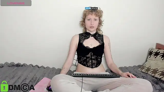 Snapshot of AnnStasia chatting on 04/02/26, 02:35 AnnStasia online show from 04/02/26, 02:35