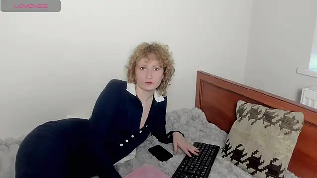 Snapshot of AnnStasia chatting on 02/23/26, 03:45 AnnStasia online show from 02/23/26, 03:45