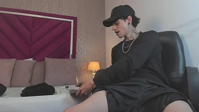 Snapshot of Dominic_Foxx chatting on 02/25/26, 08:41 Dominic Foxx online show from 02/25/26, 08:41