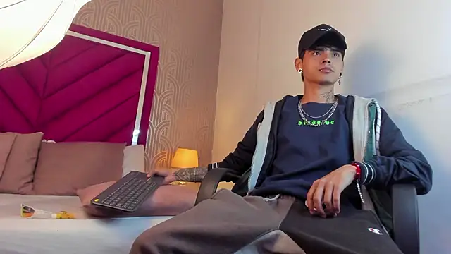 Snapshot of Dominic_Foxx chatting on 02/26/26, 12:38 Dominic Foxx online show from 02/26/26, 12:38