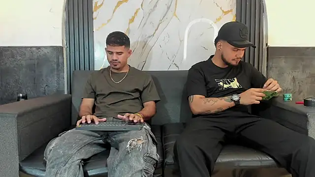 Snapshot of Latins_on_fire chatting on 05/09/26, 11:24 Latins on fire online show from 05/09/26, 11:24