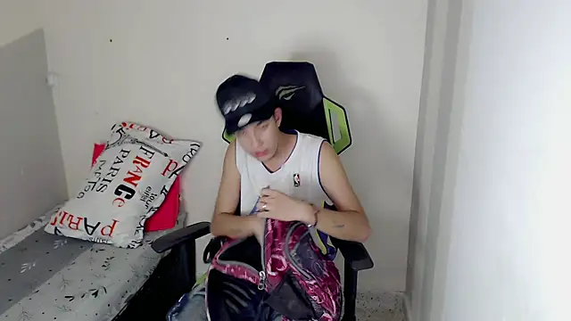 Street poemm  online show from 04/12/26, 07:50