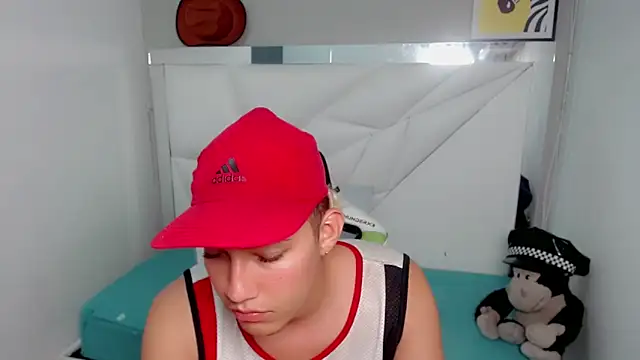 Snapshot of Street_poemm_ chatting on 02/24/26, 04:13 Street poemm online show from 02/24/26, 04:13