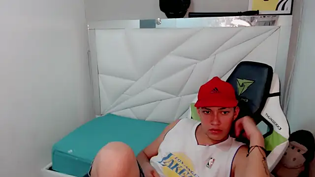 Snapshot of Street_poemm_ chatting on 02/27/26, 03:51 Street poemm online show from 02/27/26, 03:51