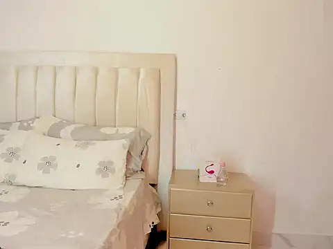 Scarlet luna1 online show from 04/04/26, 11:11