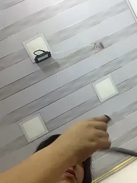 Iris Black online show from 04/12/26, 01:14