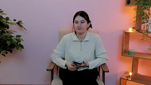 Snapshot of TwilaMode chatting on 02/22/26, 07:33 TwilaMode online show from 02/22/26, 07:33