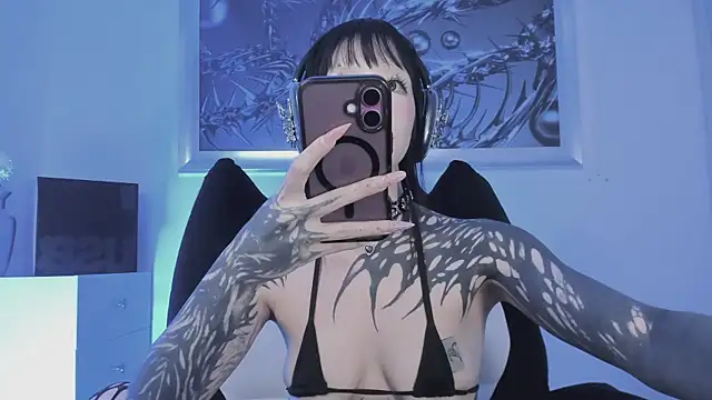 Snapshot of elledanielle chatting on 03/03/26, 07:04 elledanielle online show from 03/03/26, 07:04