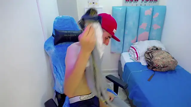 Snapshot of Houston_bby_ chatting on 03/01/26, 08:09 Houston bby online show from 03/01/26, 08:09