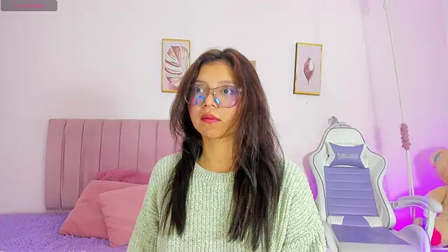 Snapshot of Zoow_bluussh chatting on 04/09/26, 12:00 Zoow bluussh online show from 04/09/26, 12:00