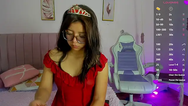 Snapshot of Zoow_bluussh chatting on 04/03/26, 12:33 Zoow bluussh online show from 04/03/26, 12:33