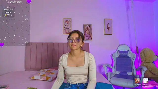 Snapshot of Zoow_bluussh chatting on 02/24/26, 12:28 Zoow bluussh online show from 02/24/26, 12:28