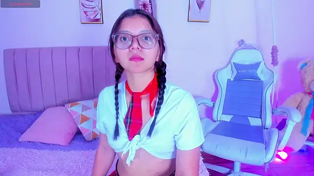 Snapshot of Zoow_bluussh chatting on 04/06/26, 12:06 Zoow bluussh online show from 04/06/26, 12:06